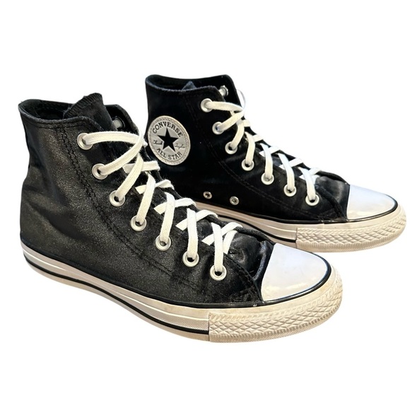 Converse Shoes - CONVERSE Retro Velvet Chuck 70 Beyond Hi Top in black / white